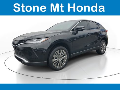 Used 2024 Toyota Venza image 3