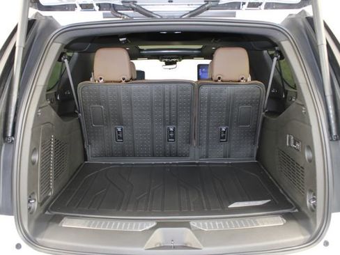 New 2026 Chevrolet Suburban High Country image 25