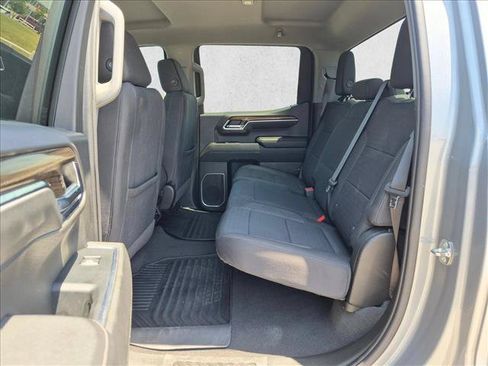 Used 2023 Chevrolet Silverado 1500 LT AWD/4WD image 19