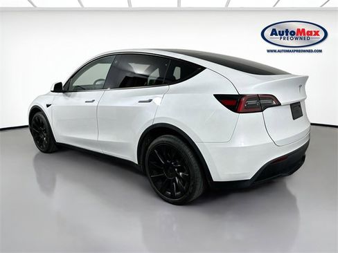 Used 2023 Tesla Model Y Long Range image 6