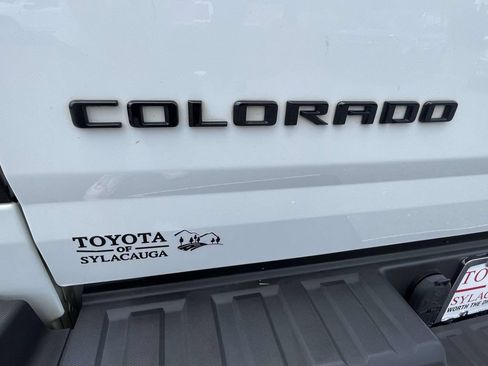 Used 2022 Chevrolet Colorado Z71 RWD image 12