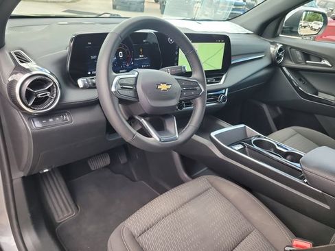 Used 2025 Chevrolet Equinox LT AWD/4WD image 17