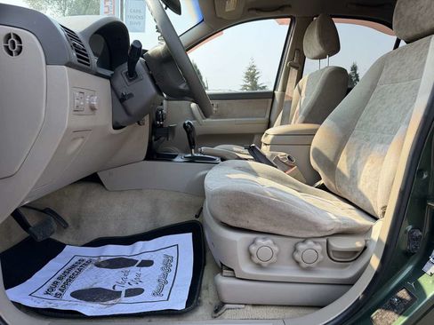 Used 2005 Kia Sorento 2WD image 10