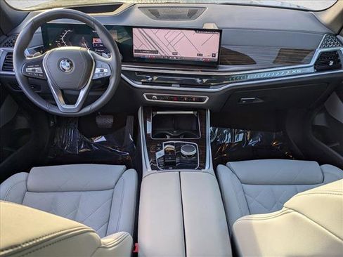Used 2025 BMW X5 xDrive40i w/ Climate Comfort Package image 18