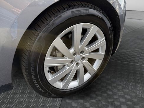 Used 2024 Land Rover Range Rover Long Wheelbase SE image 9