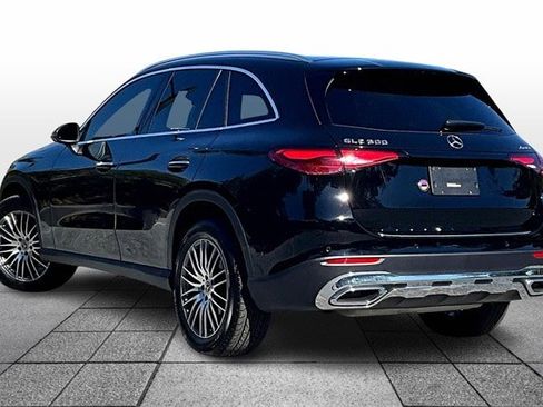 Certified 2025 Mercedes-Benz GLC 300 4MATIC image 5