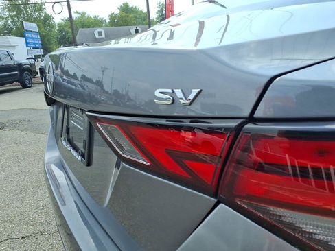 Used 2024 Nissan Sentra SV w/ SV Premium Package FWD image 9
