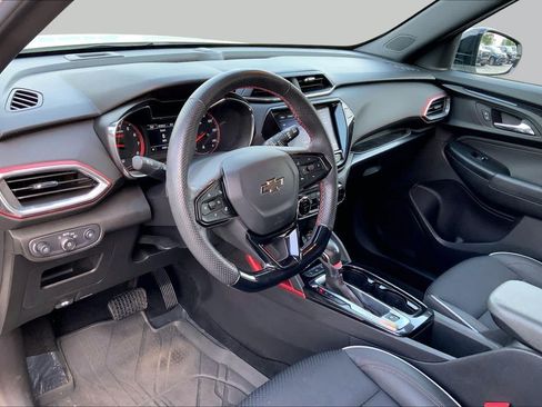 Used 2023 Chevrolet TrailBlazer RS w/ Sun and Liftgate Package FWD image 15
