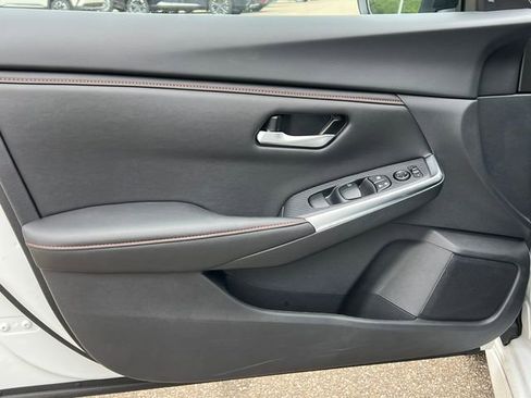 New 2025 Nissan Sentra SR FWD image 11