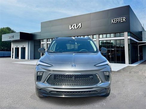 Used 2025 Buick Encore GX Sport Touring w/ Black Roof Package image 3