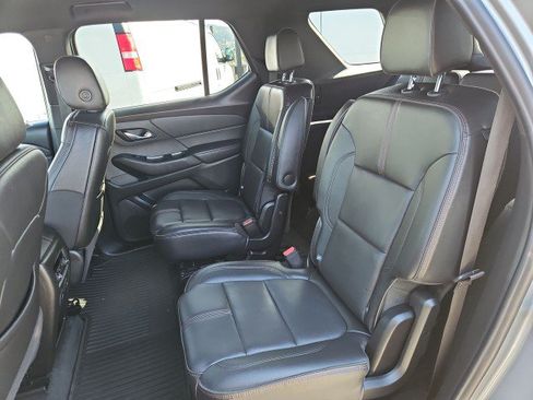 Used 2023 Chevrolet Traverse RS AWD/4WD image 24