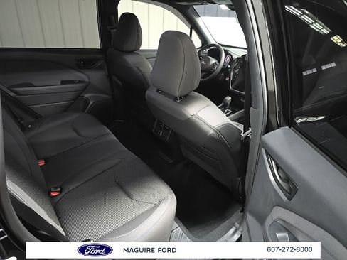 Used 2025 Subaru Forester Premium image 21