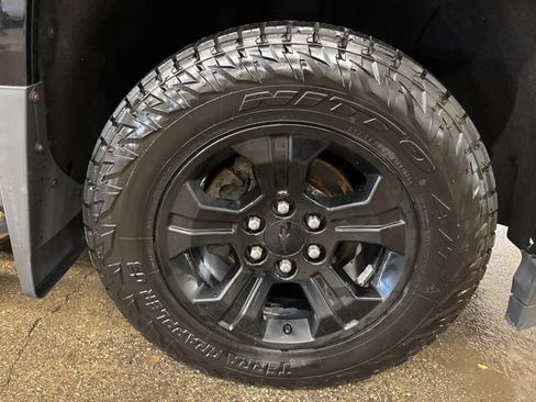 Used 2018 Chevrolet Silverado 1500 LTZ Z71 w/ LTZ Plus Package AWD/4WD image 9
