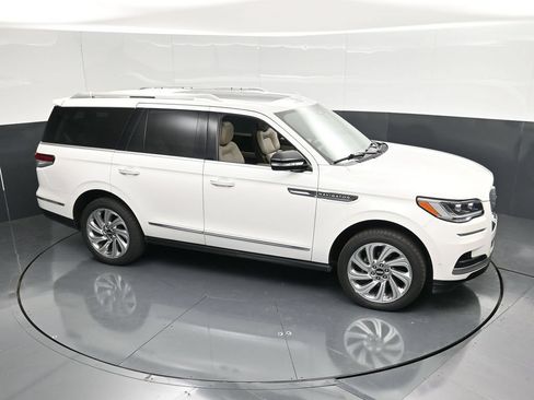 Used 2024 Lincoln Navigator Premiere AWD/4WD image 50