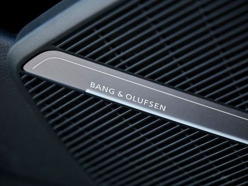 Certified 2025 Audi Q5 2.0T Premium Plus w/ Premium Plus Package image 17