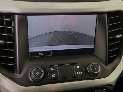 Used 2023 GMC Acadia SLT AWD/4WD image 18