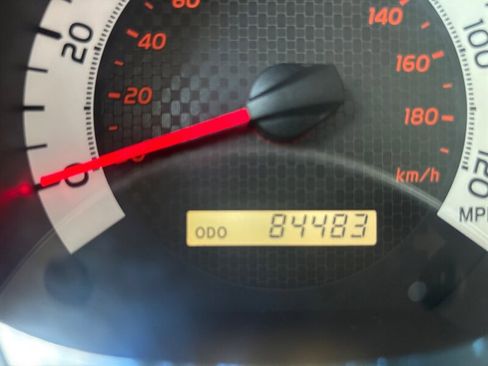 Used 2015 Toyota Tacoma PreRunner w/ SR5 Package image 19