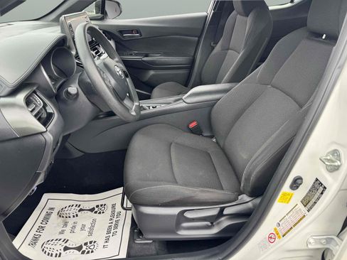 Used 2019 Toyota C-HR LE FWD image 6