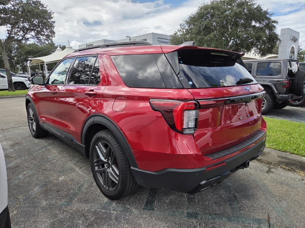 Used 2026 Ford Explorer ST-Line w/ ST-Line Street Pack RWD image 4