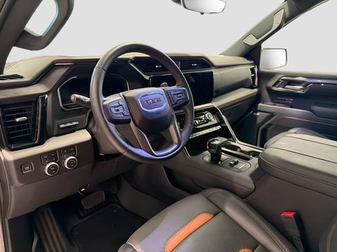 Used 2025 GMC Sierra 1500 AT4 w/ AT4 Premium Package AWD/4WD image 9