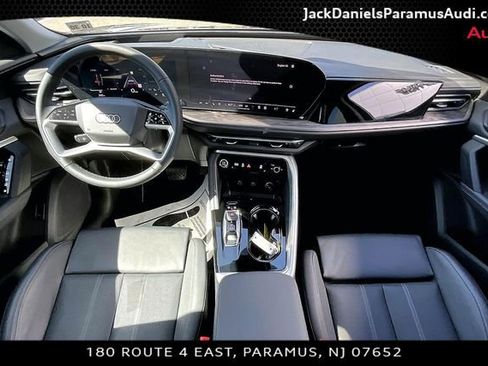 Used 2025 Audi Q5 2.0T Premium Plus w/ Premium Plus image 13