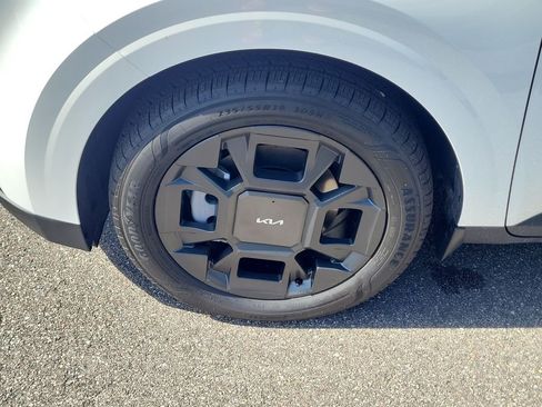 New 2026 Kia Carnival EX FWD image 36