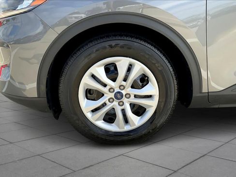 Used 2022 Ford Escape S image 9
