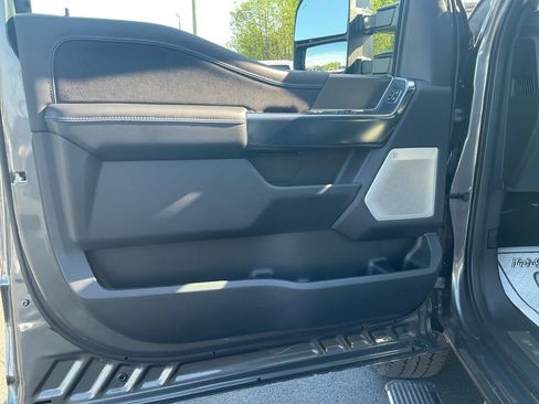 New 2026 Ford F250 Platinum image 17