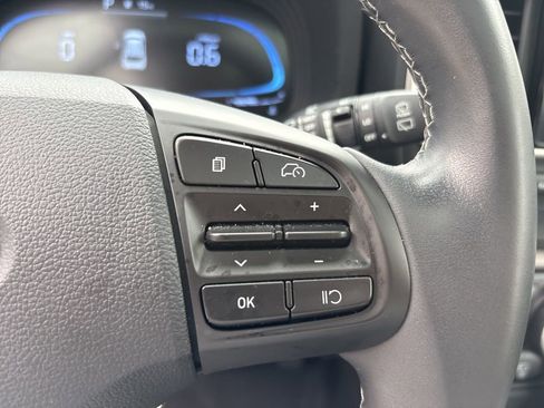 Used 2025 Hyundai Venue SEL FWD image 20