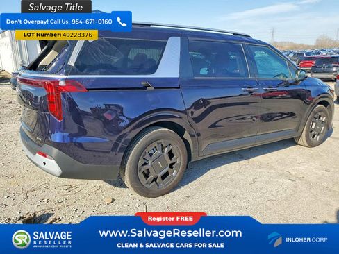 Used 2025 Kia Carnival EX image 4