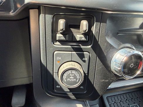 Used 2025 Ford F150 Lariat w/ Equipment Group 502A High AWD/4WD image 16
