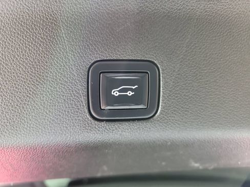 Used 2022 Cadillac Escalade Sport w/ Touring Package AWD/4WD image 9