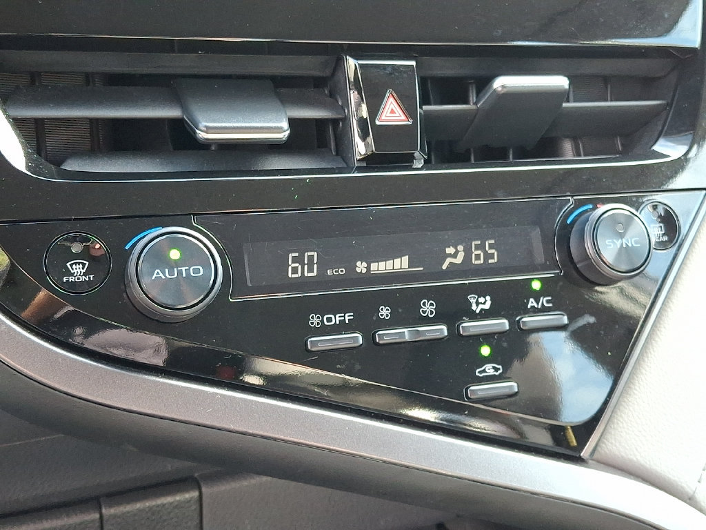 Used 2024 Toyota Camry LE AWD/4WD image 19