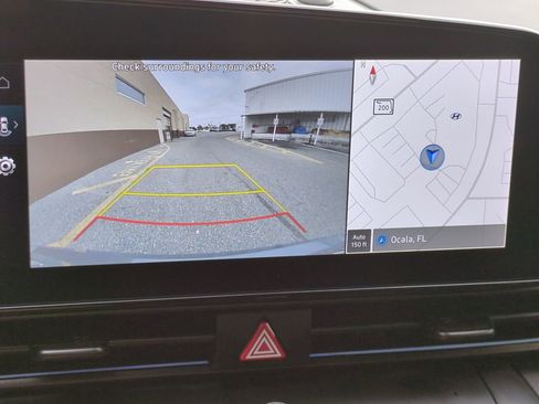 Certified 2025 Hyundai Elantra SEL image 18