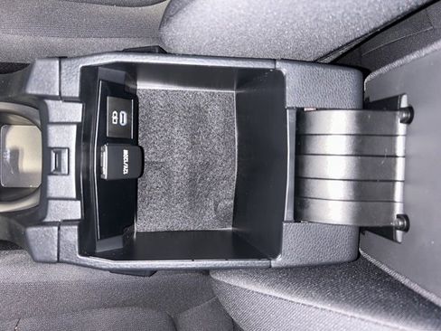 Used 2024 Toyota Corolla Cross LE image 21