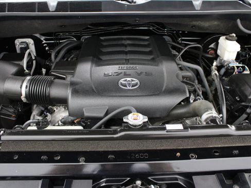 Used 2021 Toyota Tundra SR5 w/ SR5 Leather Package AWD/4WD image 37