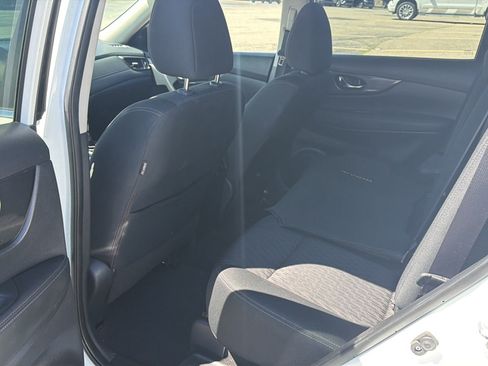 Used 2019 Nissan Rogue SV AWD/4WD image 15