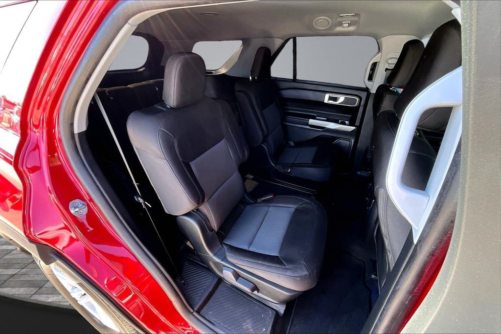 Used 2024 Ford Explorer XLT RWD image 26
