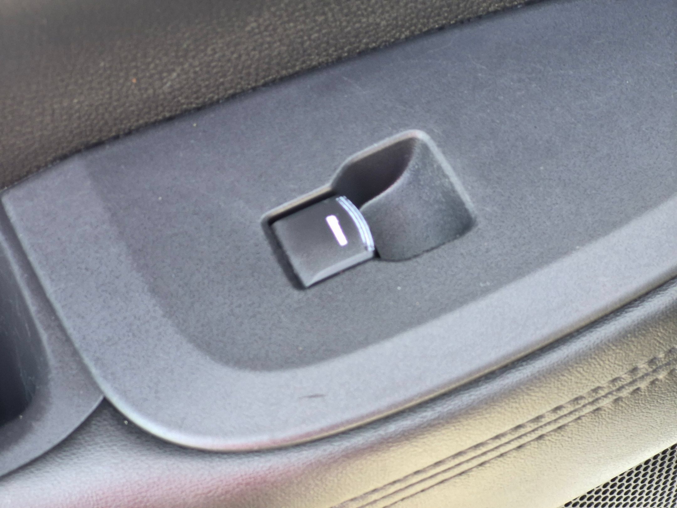 Used 2025 Honda HR-V LX image 28