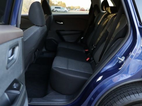 Used 2023 Nissan Rogue SV image 24