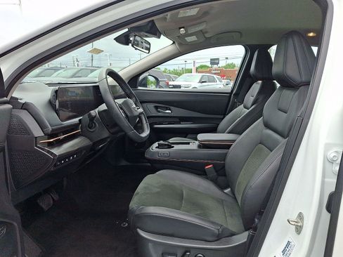 Used 2024 Nissan Ariya AWD image 10