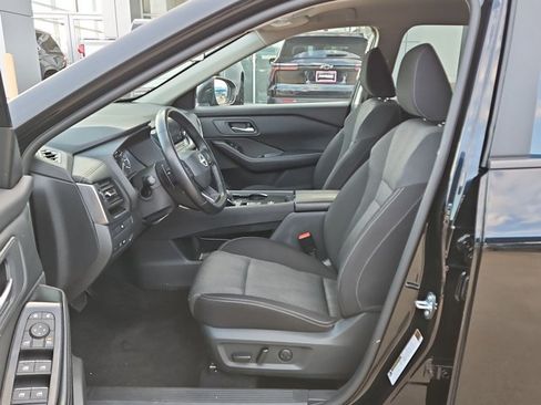 Used 2025 Nissan Rogue SV FWD image 15