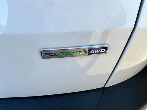 Used 2020 Ford Escape SE image 24