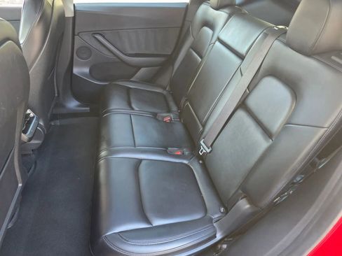 Used 2021 Tesla Model Y Long Range image 34