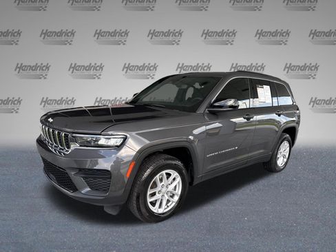 Used 2024 Jeep Grand Cherokee Laredo X RWD image 4