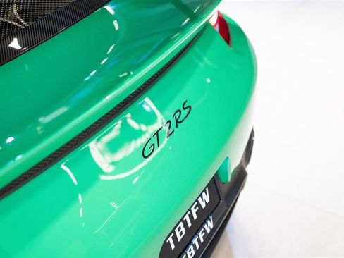 Used 2018 Porsche 911 GT2 RS RWD image 9