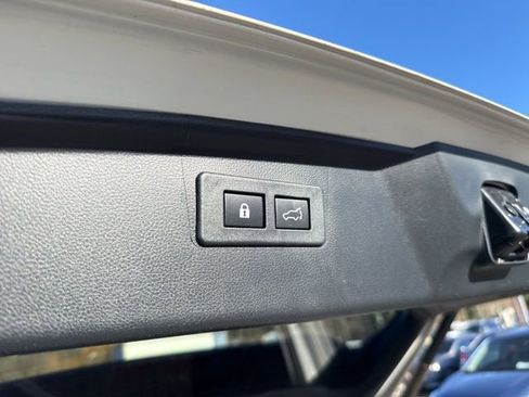 Used 2023 Subaru Outback Touring XT image 25