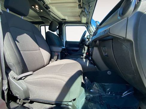 Used 2022 Jeep Wrangler Unlimited Sport image 15