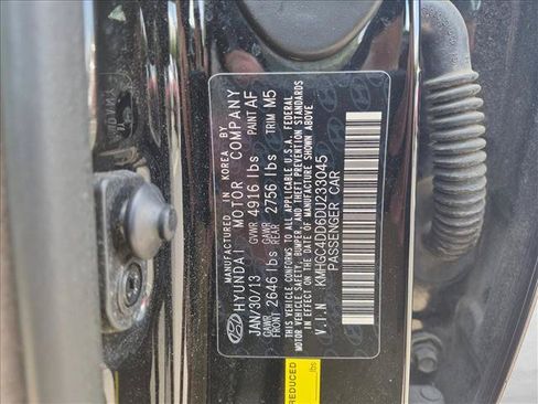 Used 2013 Hyundai Genesis 3.8 RWD image 15