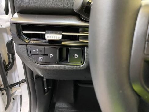 Used 2026 Kia Sportage EX FWD image 34